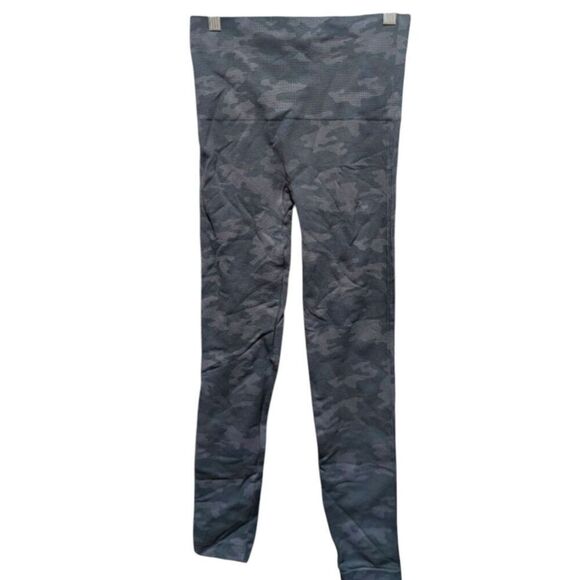 SPANX Look At Me Now Hi-Waisted Seamless Leggings Size Med - Picture 3 of 3